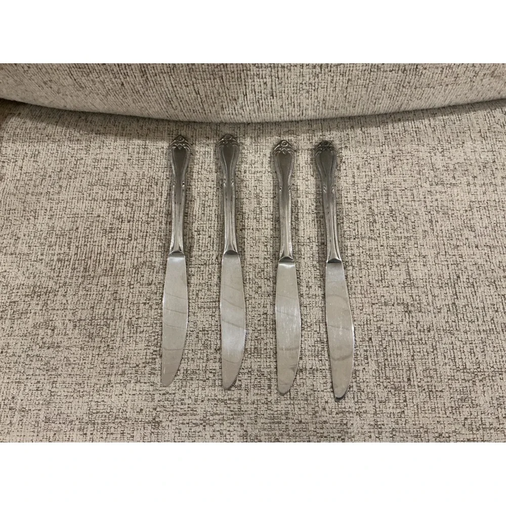 Vintage Stainless Japan Floral Scroll Dinner Knives Serrated Set of 4 Silverware